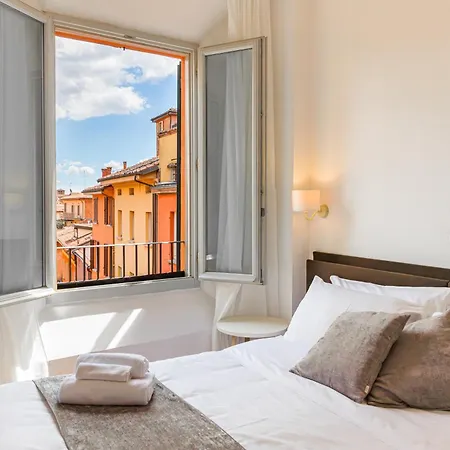 Immobo Arcadian - Piazza Maggiore View Apartment *