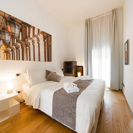 Immobo Arcadian - Piazza Maggiore View *