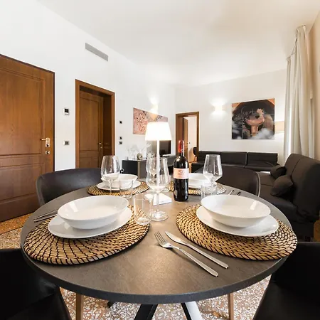 Immobo Arcadian - Piazza Maggiore View Apartment