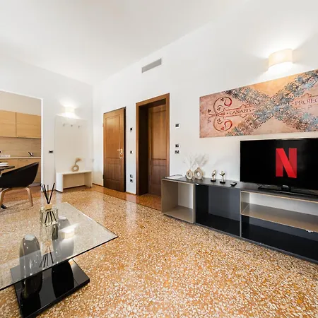 Immobo Arcadian - Piazza Maggiore View * Bologne