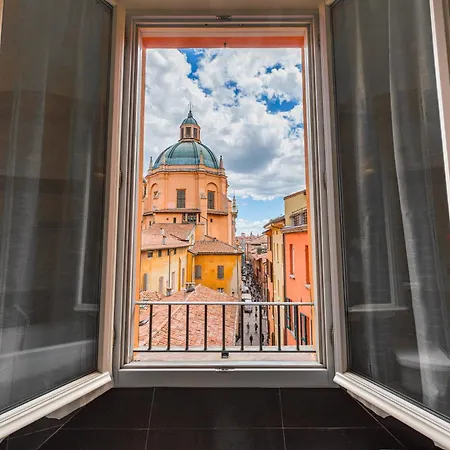 Apartment Immobo Arcadian - Piazza Maggiore View