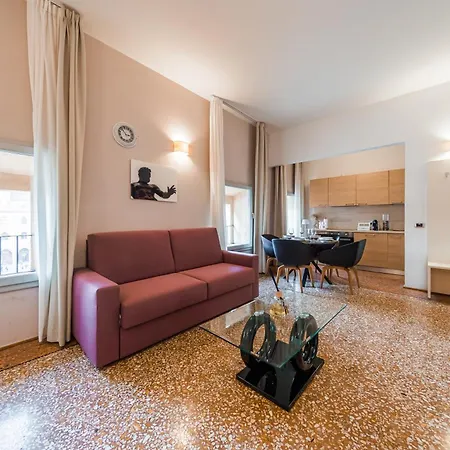 Immobo Arcadian - Piazza Maggiore View Apartmán *