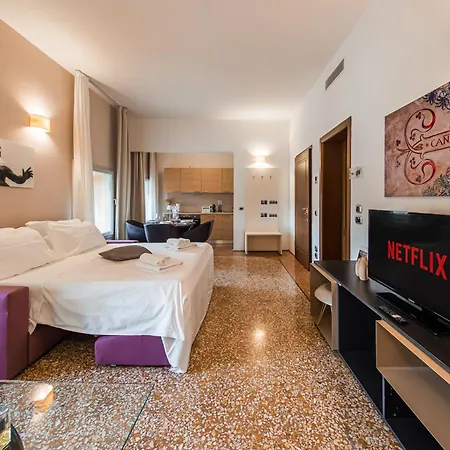 Immobo Arcadian - Piazza Maggiore View