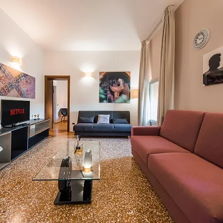 Immobo Arcadian - Piazza Maggiore View