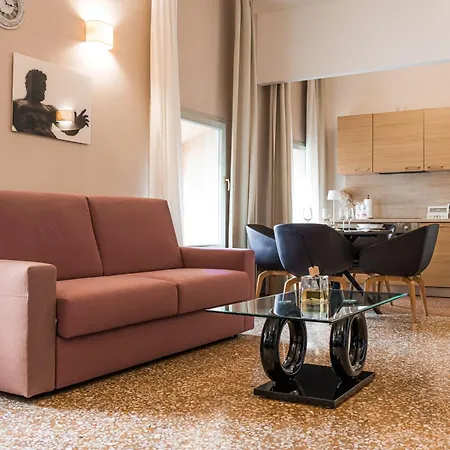 Immobo Arcadian - Piazza Maggiore View Boloňa