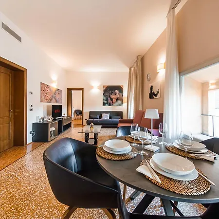 Apartment Immobo Arcadian - Piazza Maggiore View Bologna