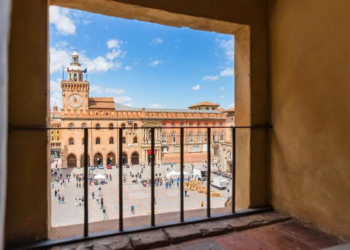 Immobo Arcadian - Piazza Maggiore View *