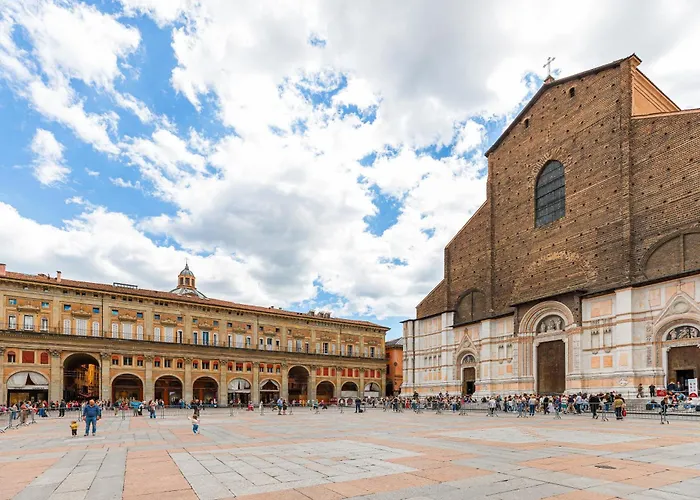 Immobo Arcadian - Piazza Maggiore View