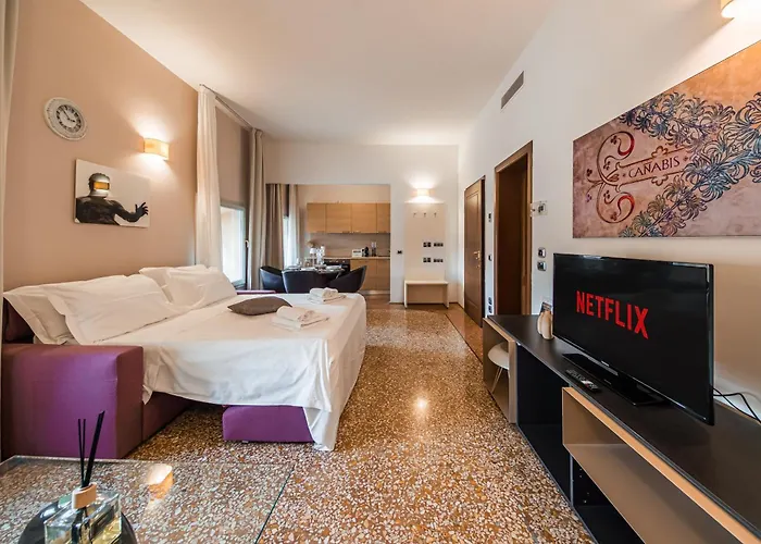 Immobo Arcadian - Piazza Maggiore View